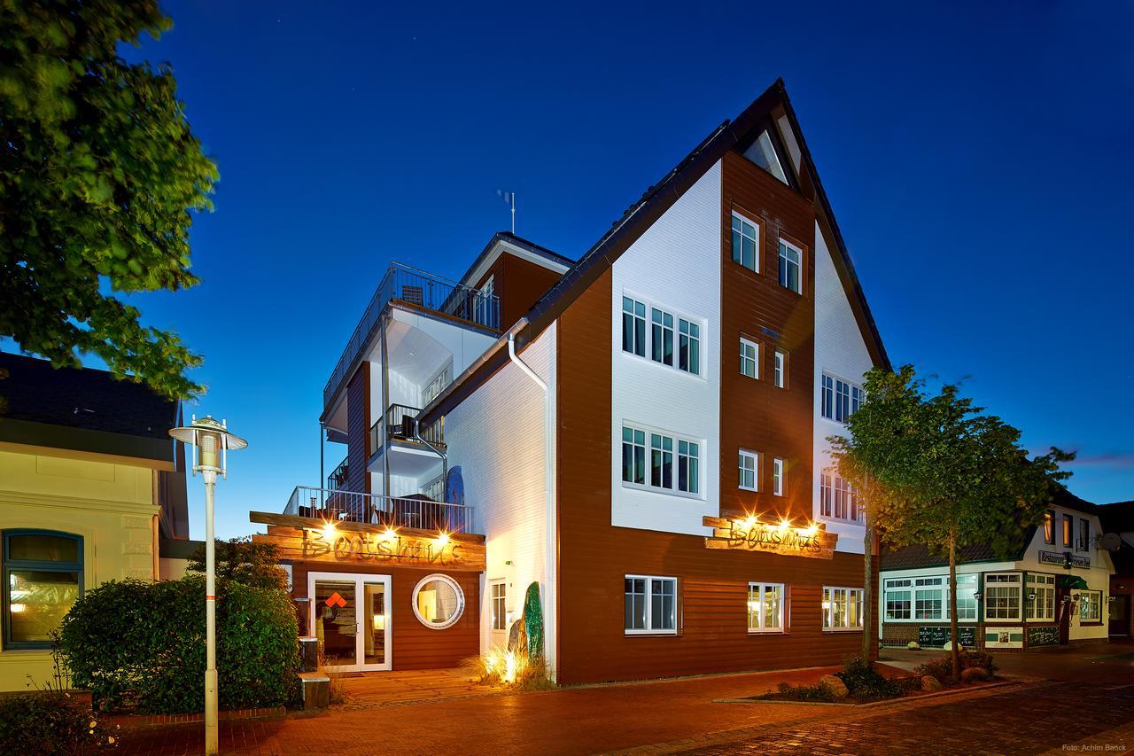 Bernstein-Hotel Bootshaus Busum Exterior photo